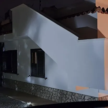 فيلة Nove - Dei Fiori زامبروني